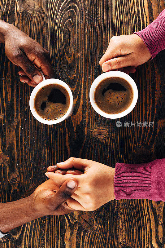 咖啡有一种神奇的方式让人们聚在一起