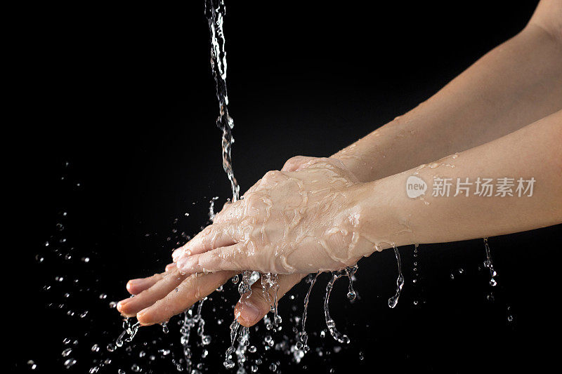 洗手，清除污垢和细菌