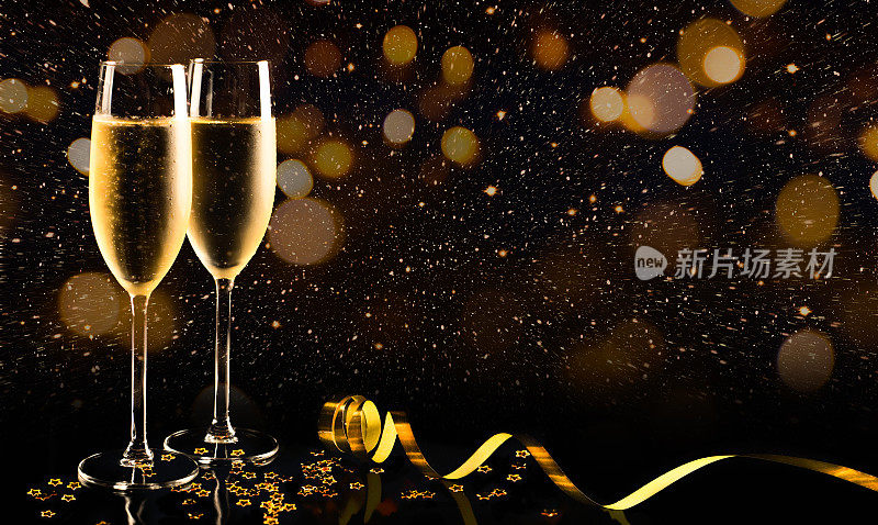用香槟庆祝新年