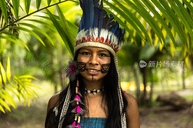巴西亚马逊的土著巴西女孩