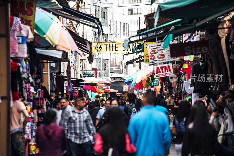 洛杉矶时尚区拥挤的街道
