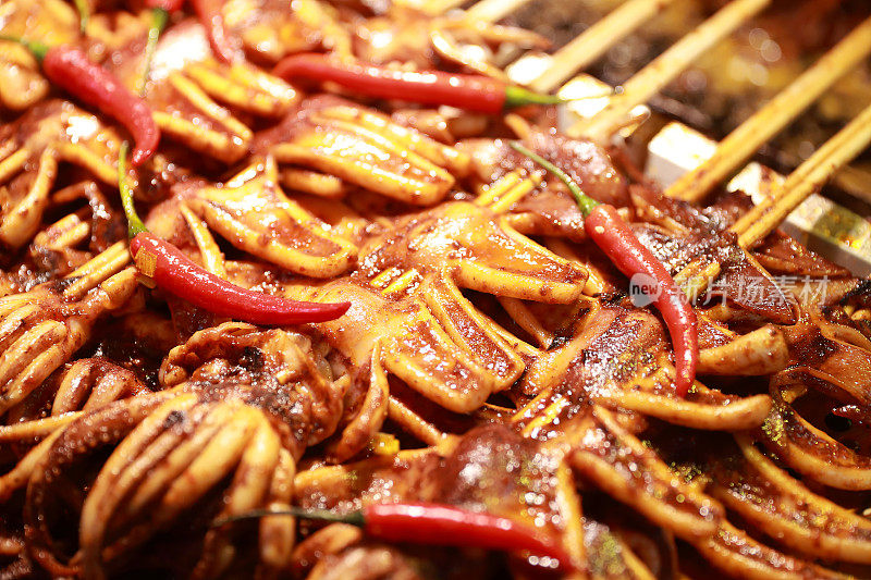 北京菜市场上的街头小吃——鱿鱼和章鱼
