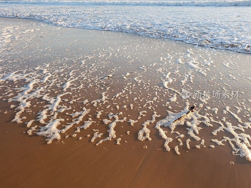 海上日出