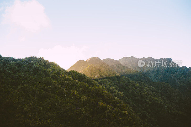 新西兰南岛是新西兰最著名的旅游景点