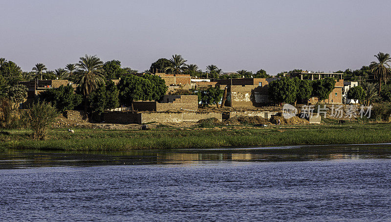 尼罗河上的村庄