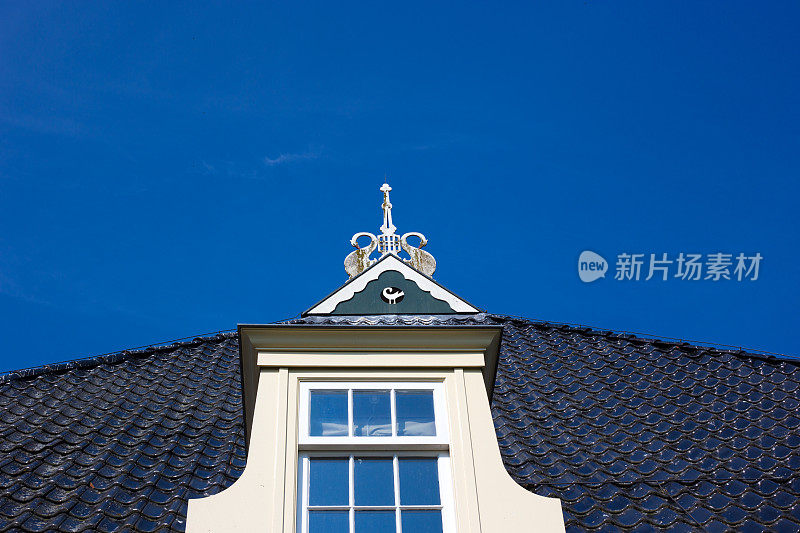 荷兰，弗里斯兰:山形屋顶窗