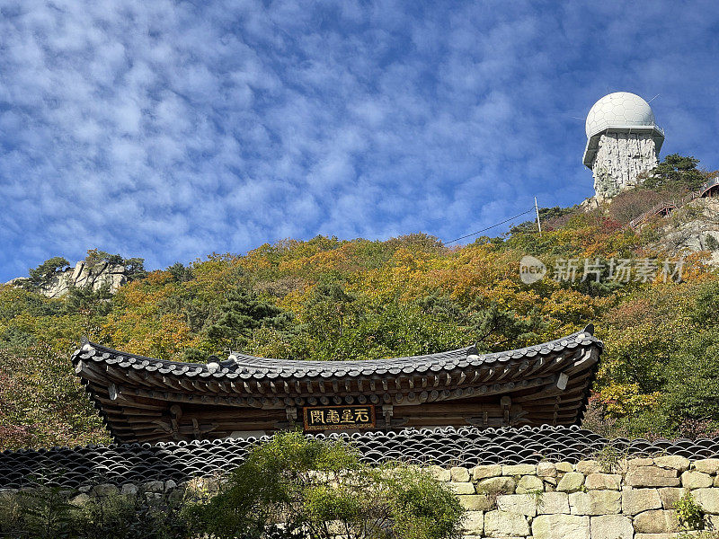 佛寺里的秋天