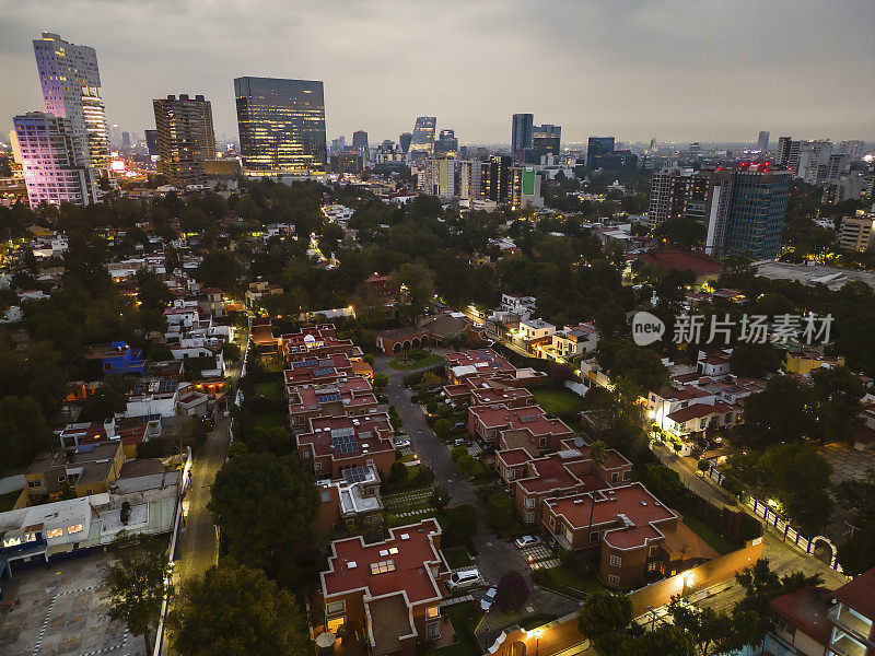 墨西哥城南部的夜景