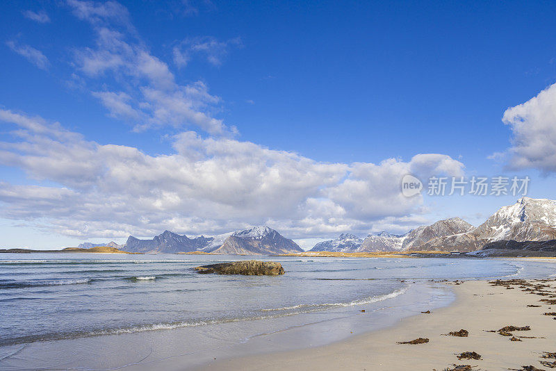 罗弗敦群岛的沿海冬季景观