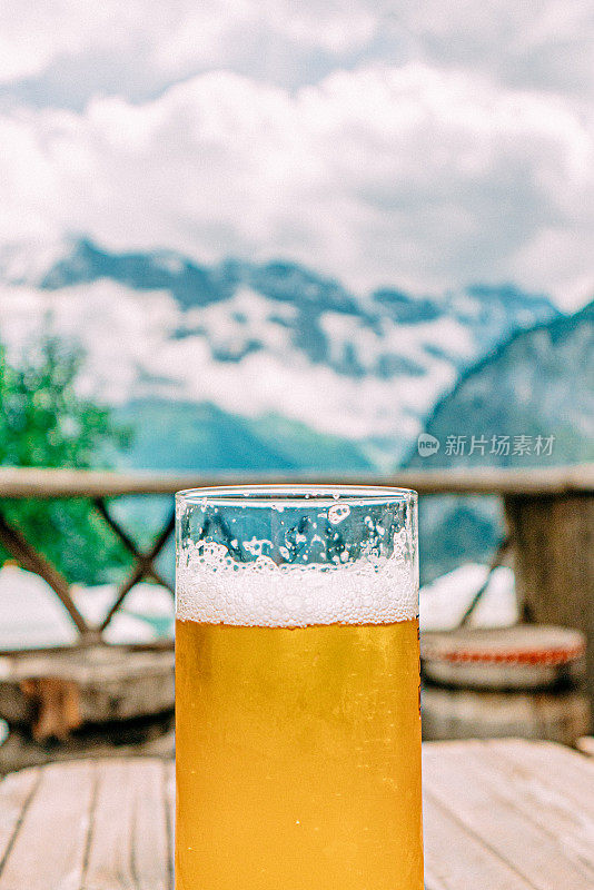 一杯啤酒，瑞士Gimmelwald