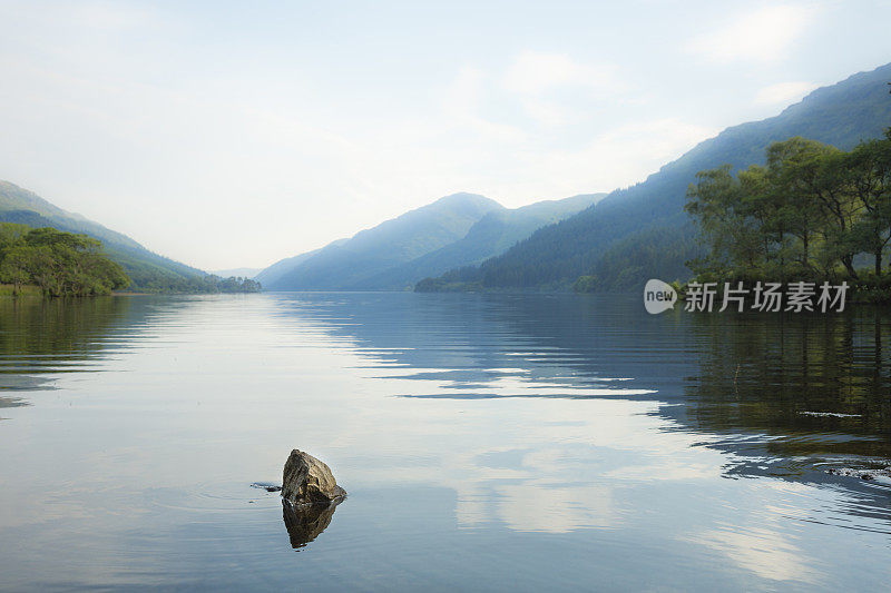 苏格兰Eck湖上的平静之水