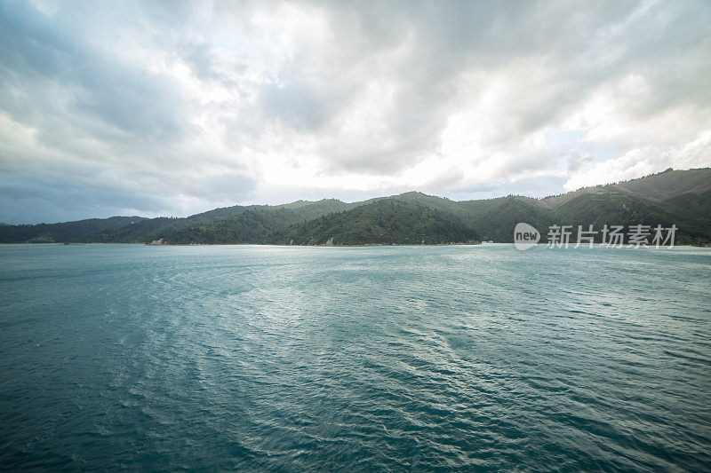 马尔伯勒海峡，库克海峡，新西兰