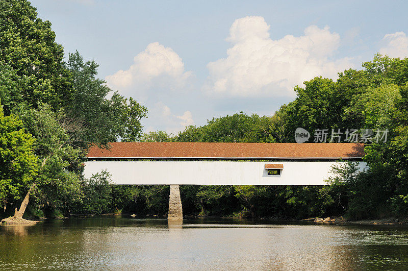 印第安纳州汉密尔顿县的白河和波特盖桥