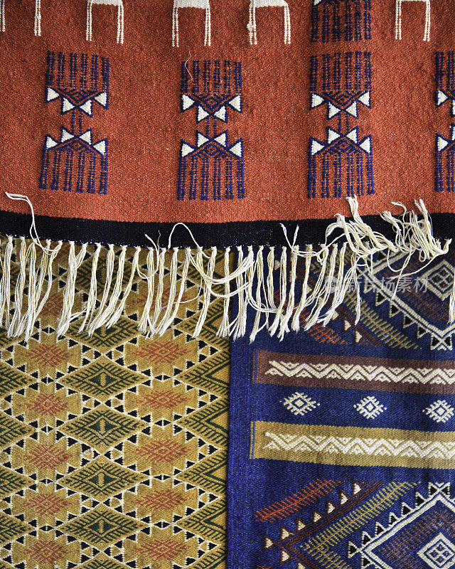 突尼斯:手织地毯的典型设计