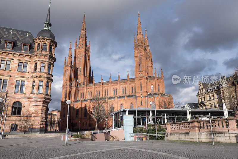 德国威斯巴登的Rathaus和Marktkirche