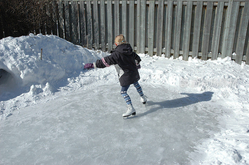 后院的溜冰场