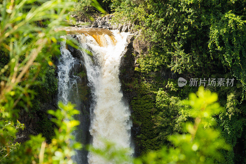 毛伊岛哈雷阿卡拉国家公园的瀑布