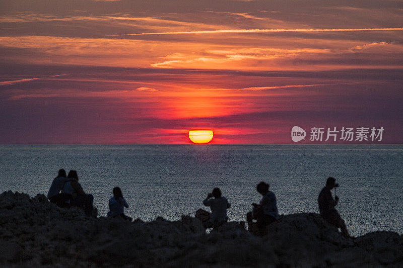 西班牙米诺卡岛的海上日落