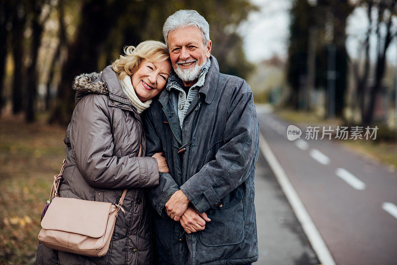 相爱的老夫妻