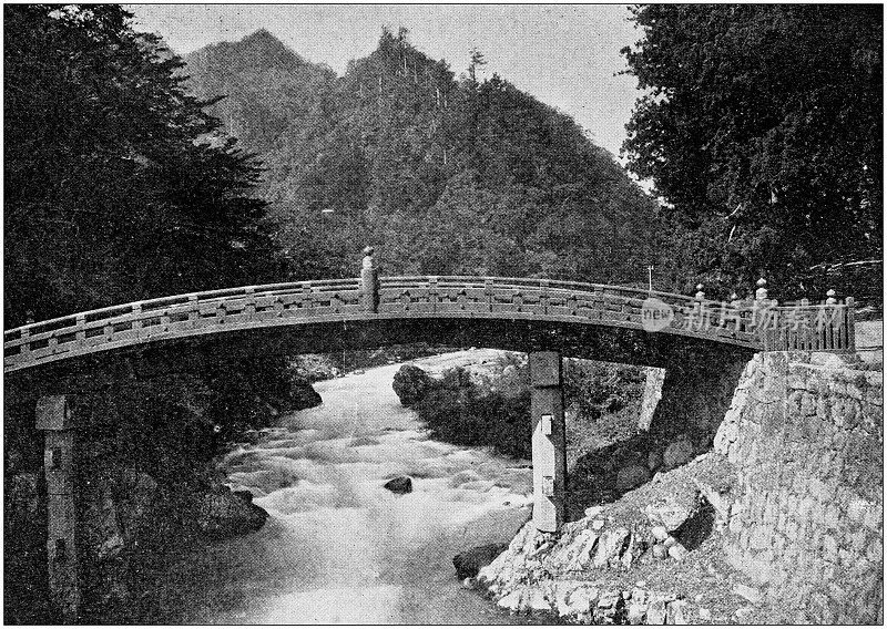 环游世界的古董黑白照片:圣桥，日光，日本