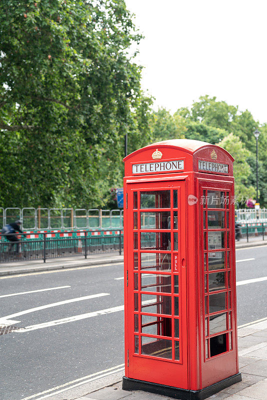 英国伦敦街头的红色电话亭