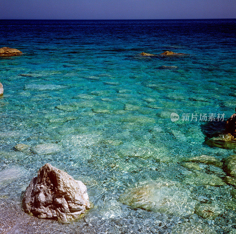 岩石和海洋，斯基亚索斯，希腊