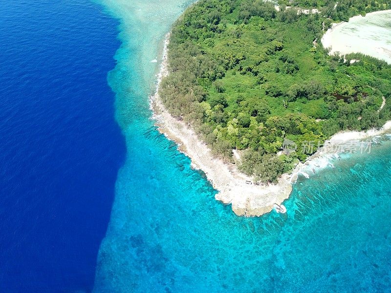 帕劳著名的潜水胜地“贝利琉岛”