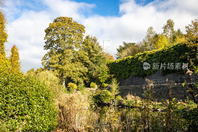 英格兰德比郡琥珀谷自治市的贝尔珀河花园