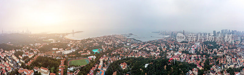 航拍青岛城市建筑风景，中国