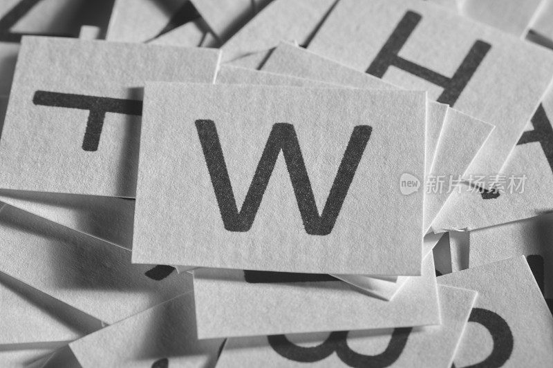 字母W