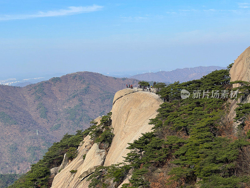 首尔北汉山的隐藏的山谷