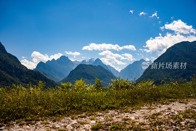 风景如画的特里格拉夫山全景