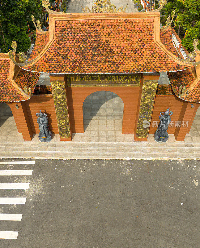 鸟瞰芹苴市芳南翠林(芹苴寺)