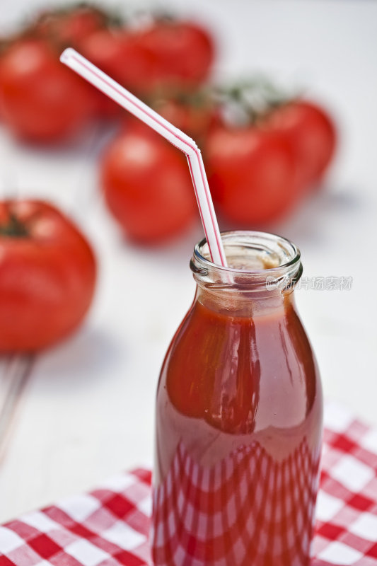 用有机番茄自制的番茄汁