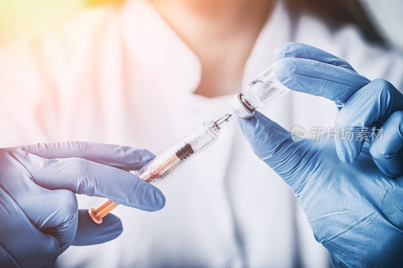 注射注射疫苗接种药物流感妇女医生
