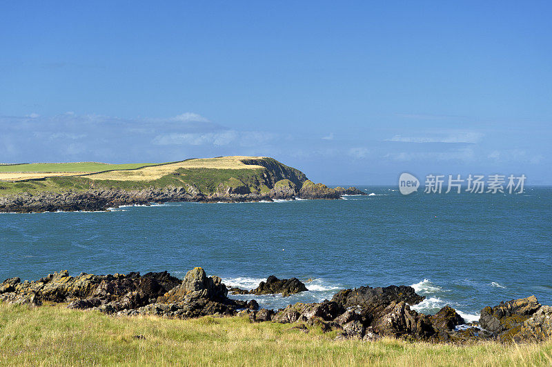 索尔威湾的海岸线从威索恩岛在苏格兰