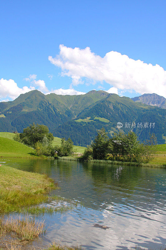 瑞士山湖