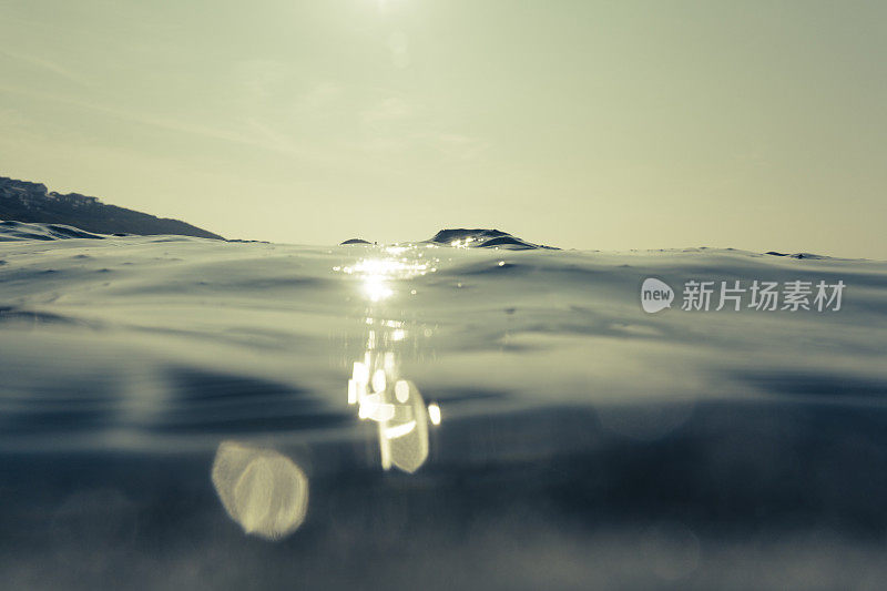 纽基菲斯特拉海滩粼粼水面