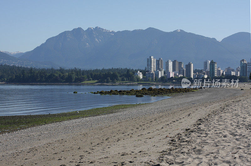 夏天，加拿大不列颠哥伦比亚省温哥华基茨拉诺海滩的沙子