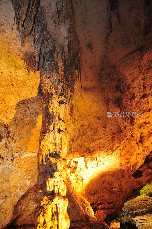 美国新墨西哥州卡尔斯巴德洞穴:大柱子
