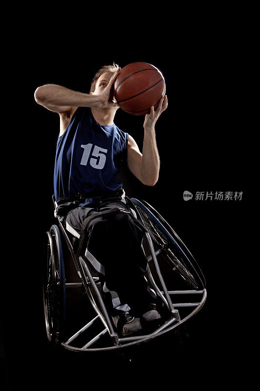 少年篮球轮椅运动员