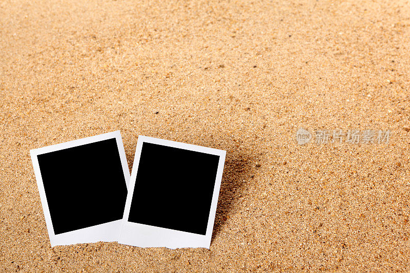 沙滩上的瞬间相机打印