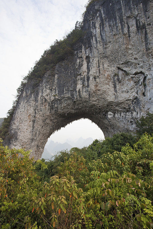 中国兴平附近的月亮山