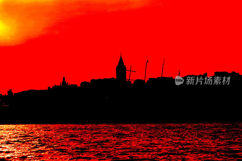 土耳其伊斯坦布尔博斯普鲁斯海峡加拉塔的剪影
