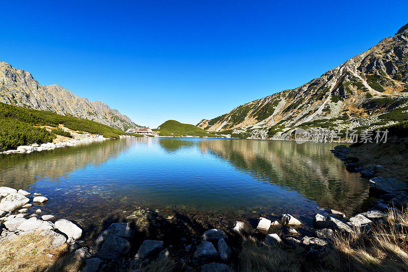 Tatra。波兰五池塘谷。