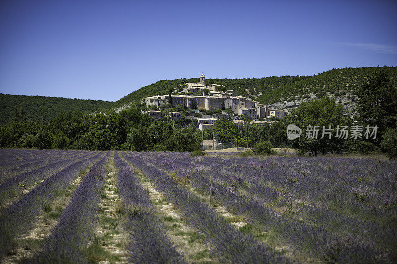 普罗旺斯小镇的风景