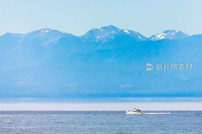 胡安·德·富卡海峡的一艘船