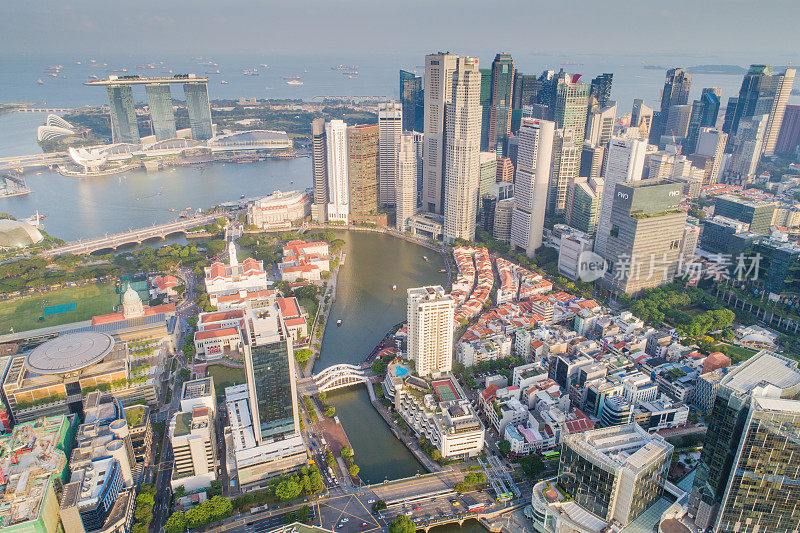 空中视野的城市天际线在新加坡市中心CBD中心