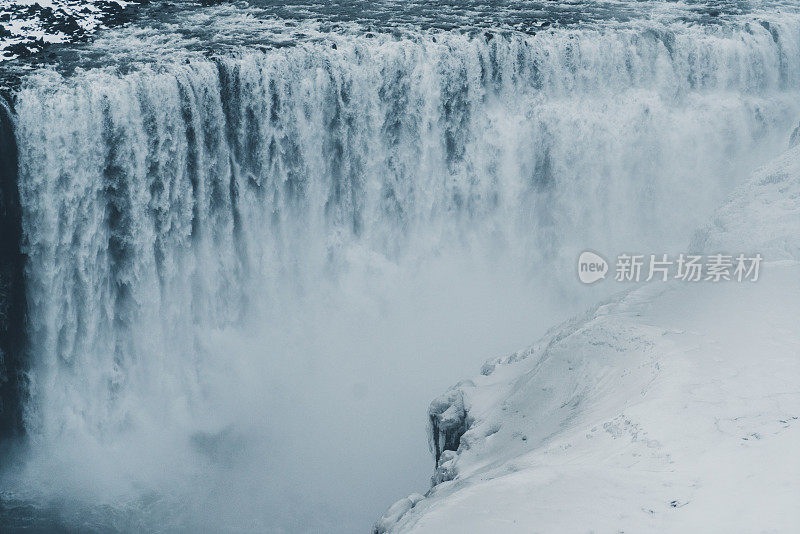 冬季德提福斯瀑布的风景