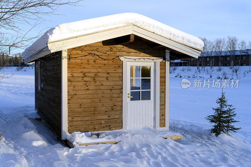 芬兰拉普兰(Lapland)的户外桑拿木屋